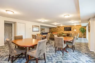 301 Lake Hinsdale Dr, Willowbrook, IL 60527 - Photo 16