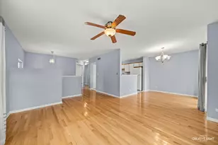 2901 Shelly Ln, Aurora, IL 60504 - Photo 4