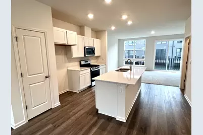 377 Summit Circle, Lombard, IL 60148 - Photo 4