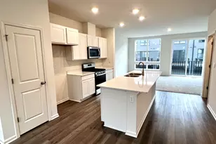 377 Summit Cir, Lombard, IL 60148 - Photo 4