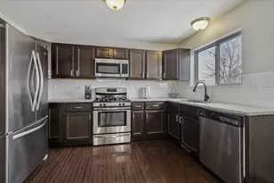 1112 Kim Ct, Joliet, IL 60431 - Photo 6