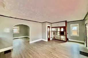 410 Oakley Ave, Rockford, IL 61101 - Photo 6