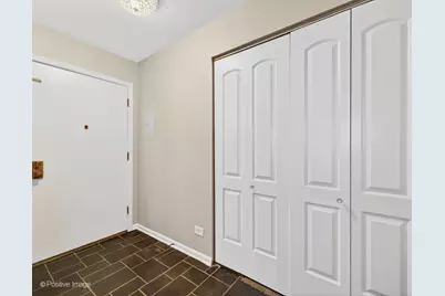 [Address not provided], Oakbrook Terrace, IL 60181 - Photo 4