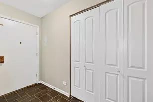 [Address not provided], Oakbrook Terrace, IL 60181 - Photo 4