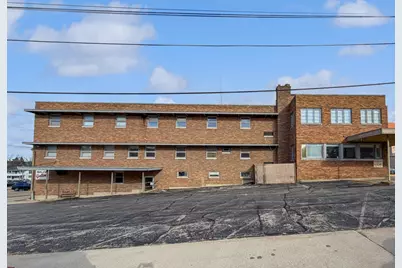 222 W Exchange Street, Freeport, IL 61032 - Photo 2