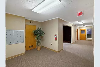 222 W Exchange Street, Freeport, IL 61032 - Photo 4