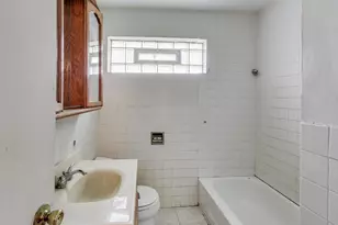 8613 S Ingleside Ave, Chicago, IL 60619 - Photo 18