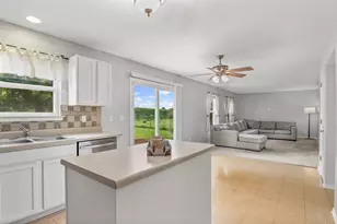 42 W Auburndale Ave, Cortland, IL 60112 - Photo 8