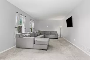 42 W Auburndale Ave, Cortland, IL 60112 - Photo 6