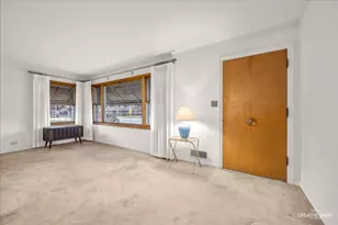 1103 Hiawatha Dr, Elgin, IL 60120 - Photo 4