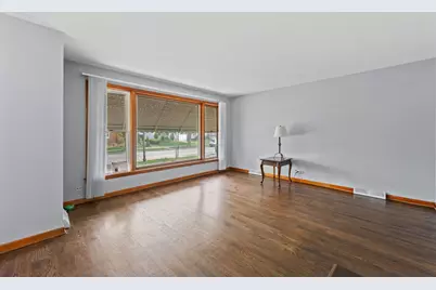 11038 S Avenue N, Chicago, IL 60617 - Photo 8