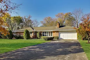 404 Tomah Ave, Prospect Heights, IL 60070 - Photo 1