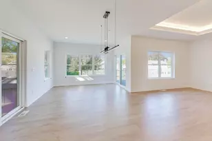 894 N Quentin Rd, Palatine, IL 60067 - Photo 8