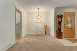 1108 Plaza Dr, Joliet, IL 60435 - Photo 4