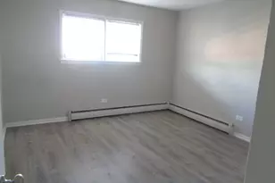 1340 N Main St, Wheaton, IL 60187 - Photo 6