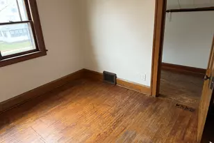 2120 S 6th St, Rockford, IL 61104 - Photo 12