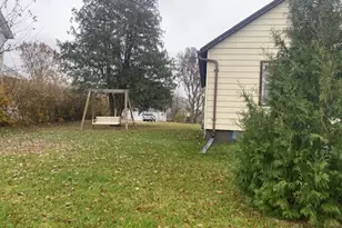 412 W 2nd St, Lostant, IL 61334 - Photo 16