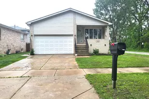 318 Campbell Ave, Calumet City, IL 60409 - Photo 2