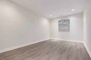 537 E Shag Bark Ln, Streamwood, IL 60107 - Photo 10