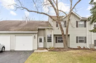 537 E Shag Bark Ln, Streamwood, IL 60107 - Photo 1