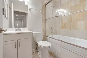 537 E Shag Bark Ln, Streamwood, IL 60107 - Photo 12