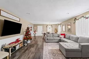 140 Choctaw Trail, Loda, IL 60948 - Photo 6