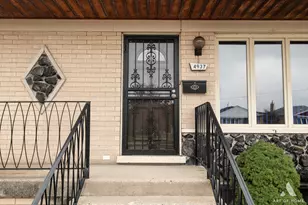 4937 N Sayre Ave, Chicago, IL 60656 - Photo 2