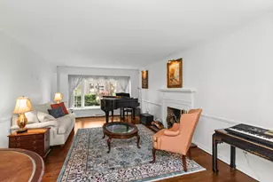 28 Plymouth Ct, Lincolnshire, IL 60069 - Photo 2