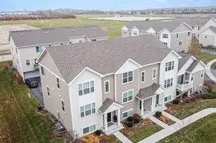 574 Spring Leaf Dr, Joliet, IL 60431 - Photo 6