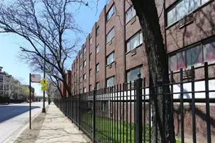 1040 W Hollywood Ave, Chicago, IL 60660 - Photo 1