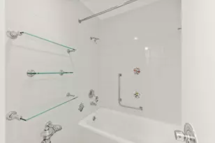 300 N State St, Chicago, IL 60654 - Photo 18