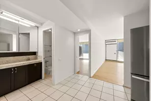 300 N State St, Chicago, IL 60654 - Photo 16