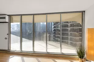 300 N State St, Chicago, IL 60654 - Photo 6