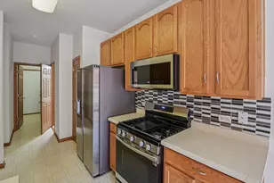 354 Vaughn Cir, Aurora, IL 60502 - Photo 18