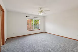 354 Vaughn Cir, Aurora, IL 60502 - Photo 24