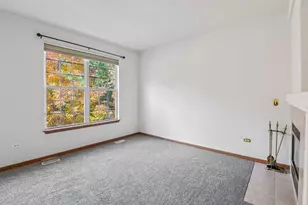 354 Vaughn Cir, Aurora, IL 60502 - Photo 10