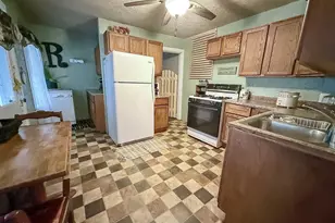 109 6th Ave, Sterling, IL 61081 - Photo 10