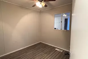 140 Hickory Dr, Carpentersville, IL 60110 - Photo 10