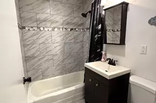 140 Hickory Dr, Carpentersville, IL 60110 - Photo 8