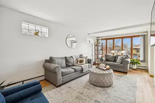 3905 W 68th Pl, Chicago, IL 60629 - Photo 2