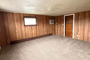 106 S Main St, Lostant, IL 61334 - Photo 10