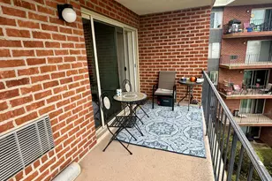 16 E Old Willow Rd, Prospect Heights, IL 60070 - Photo 10