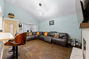 7656 W 80th Pl, Bridgeview, IL 60455 - Photo 2