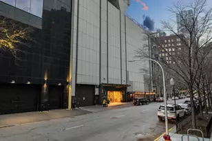 111 E Chestnut St, Chicago, IL 60611 - Photo 36