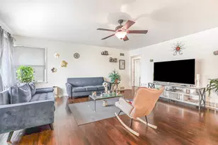 1404 Clara Ave, Joliet, IL 60435 - Photo 4