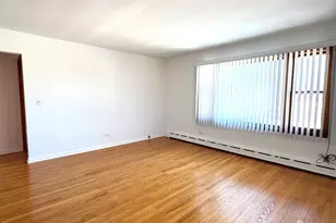 1915 Seymour Ave, North Chicago, IL 60064 - Photo 4