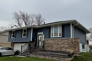 715 Lacy Ave, Streamwood, IL 60107 - Photo 2