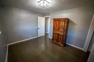 5543 W 83rd St, Burbank, IL 60459 - Photo 10