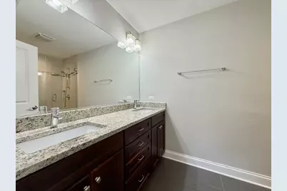 5512 W Higgins Avenue #1E, Chicago, IL 60630 - Photo 12