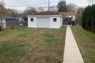 9715 S Dobson Ave, Chicago, IL 60628 - Photo 12